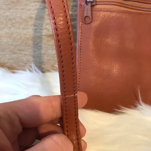 💙 5/$20 Vintage Tusk Small Crossbody Bag/Wallet - Picture 6 of 15